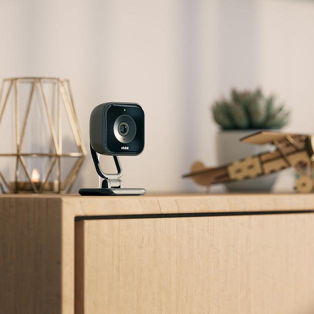 Indoor Compact High Definition Wireless Camera with Privacy Shutter
